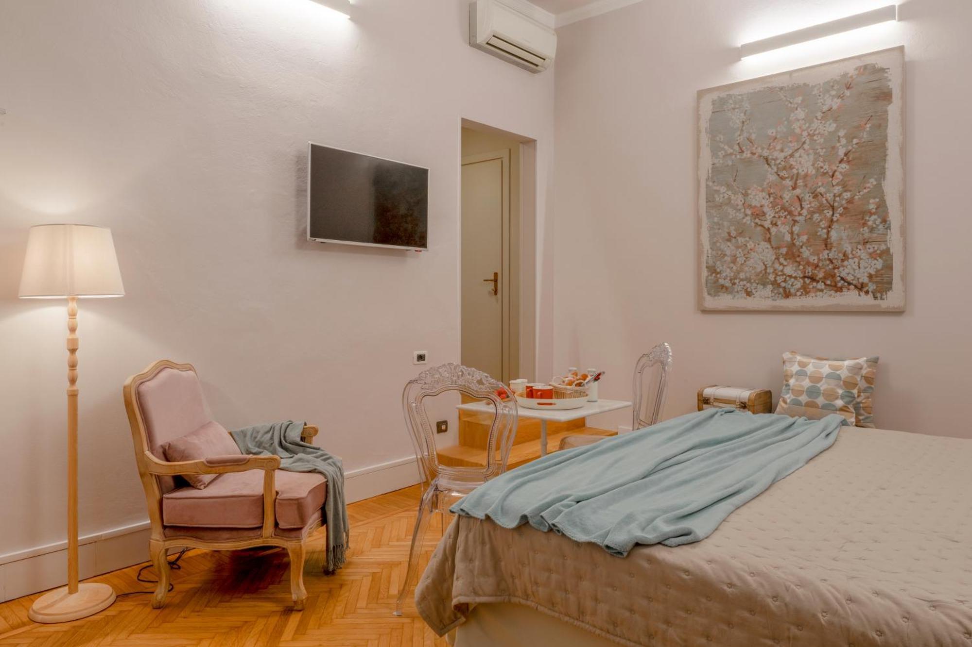 Accanto Al Centro B&B Prato  Exterior photo